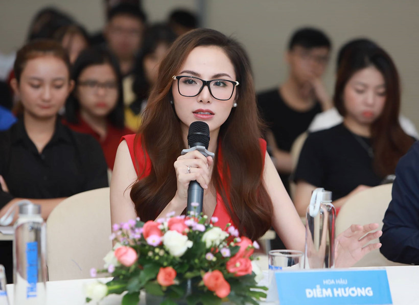 Hoa Hậu Diễm Hương: Tôi suýt tự tử vì áp lực trên mạng xã hội - Ảnh 1